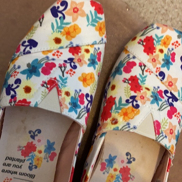 Tom’s Natural Floral Print 6.5 Good Condition - Picture 3 of 7